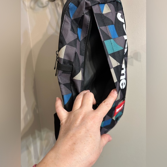 Supreme Sling Backpack Shoulder Bag - Picture 2 of 9